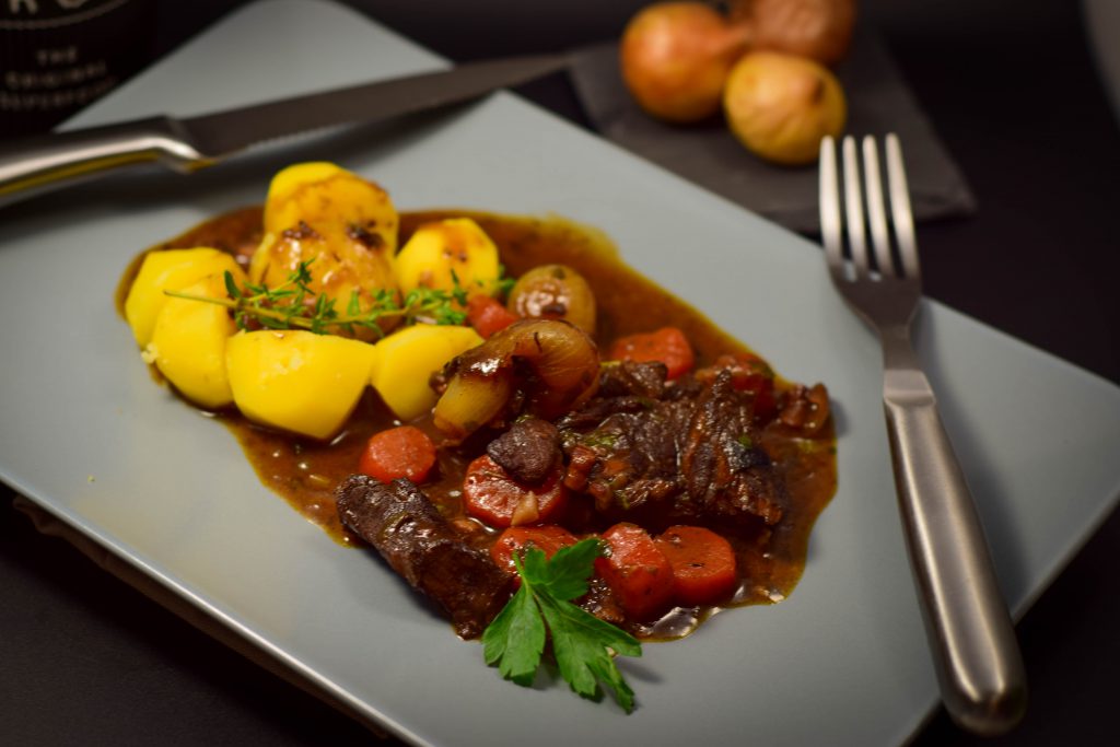 Boeuf Bourguignon Rezept mit Perlzwiebeln ohne Pilze