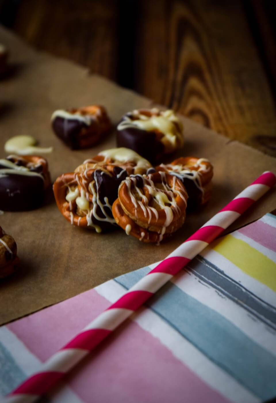 Rezept für Peanutbutter Brezeln mit Schokolade