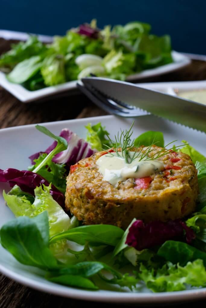 Tolles Rezept für Thunfischmuffins mit Honig Senf Dip und Salat