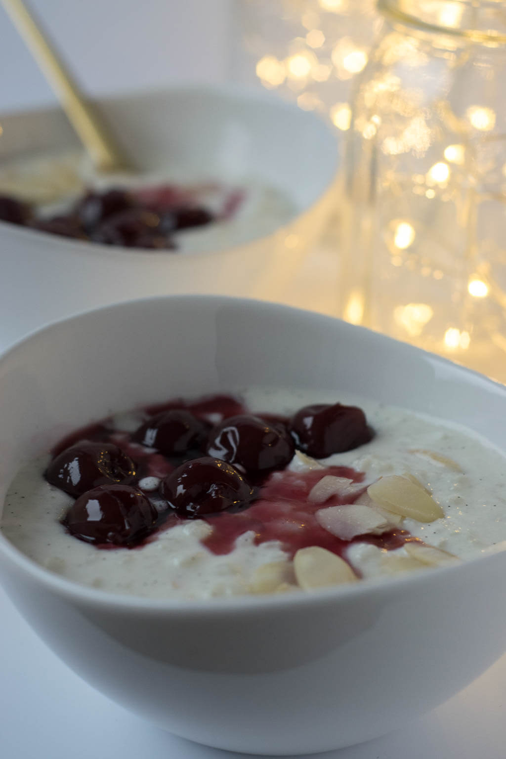 Sahne Milchreis mit heißen Kirschen oder auch Ris à la mande