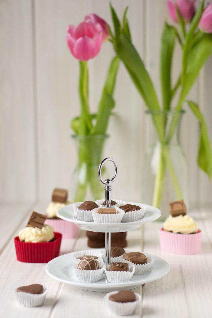 Nougatpralinen und Cupcakes zum Valentinstag