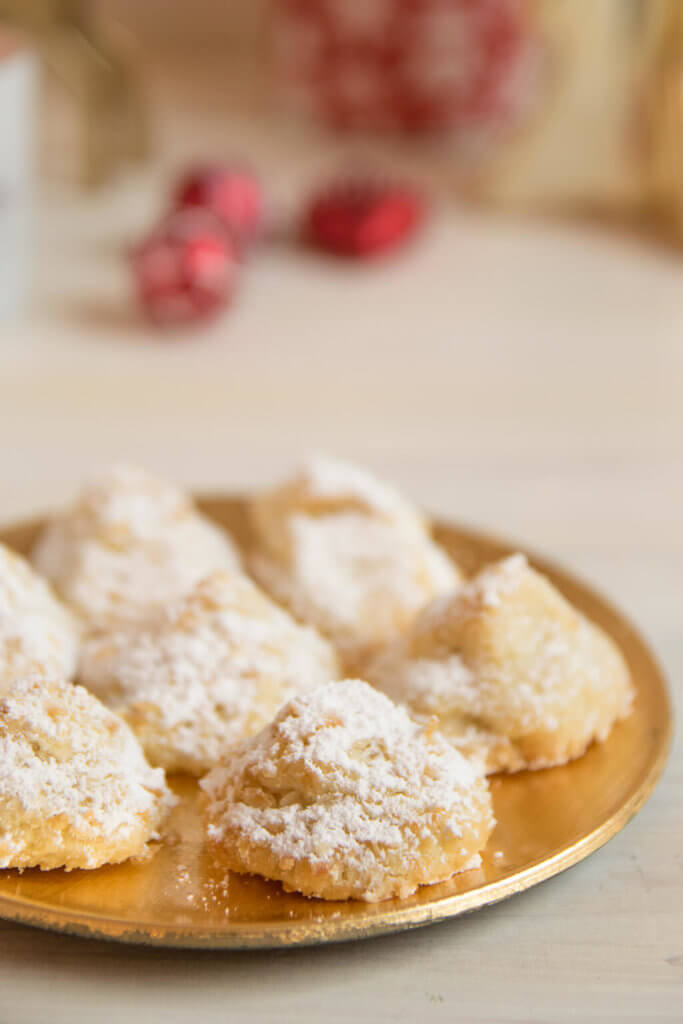 Zauberhafte Schneeberge - diese Butterplätzchen zergehen auf der Zunge #kekse #Weihnachten #plätzchen