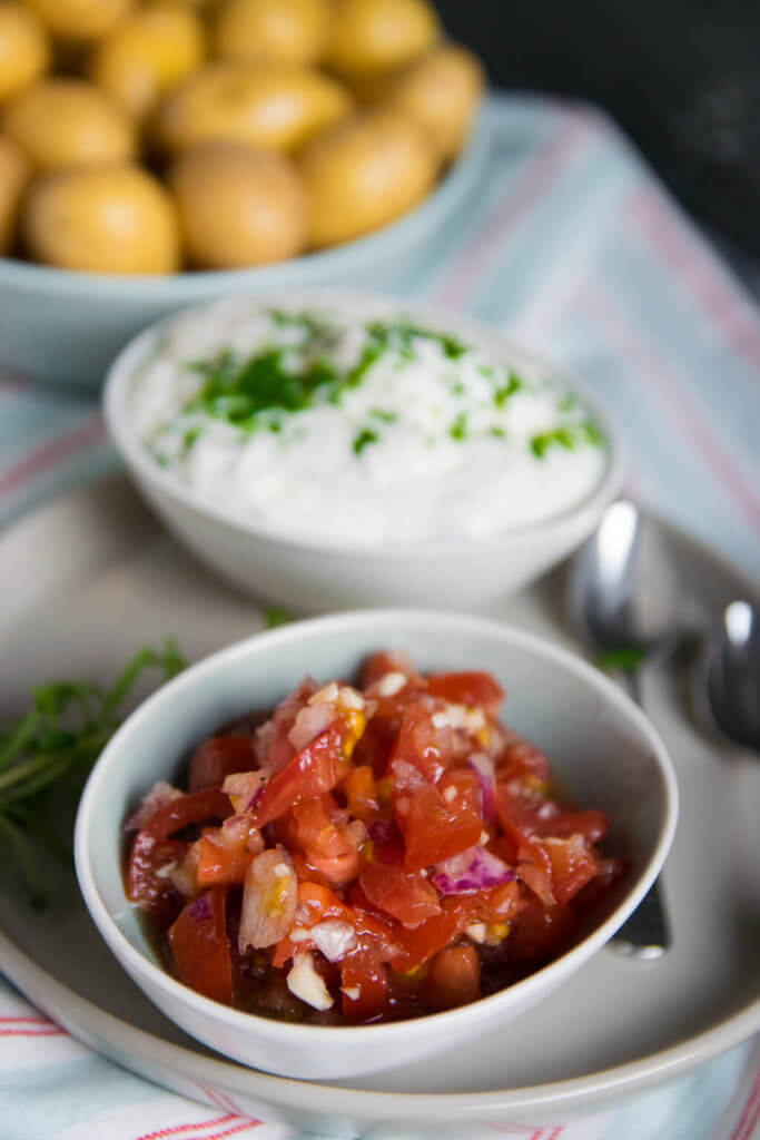 Schnelle Tomatensalsa und Kartoffel Dip