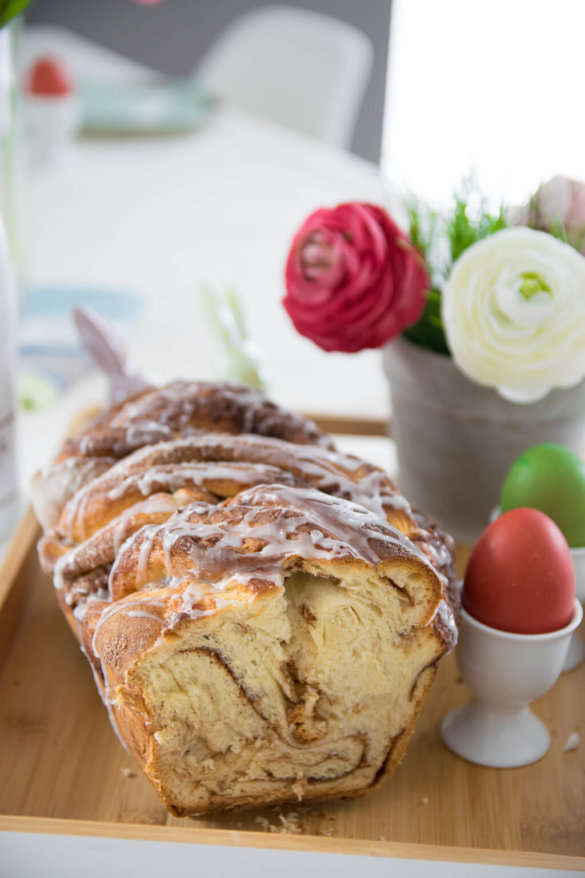 Der perfekte Zimt Hefezopf zum Oster Sekt Frühstück - Einfach Malene