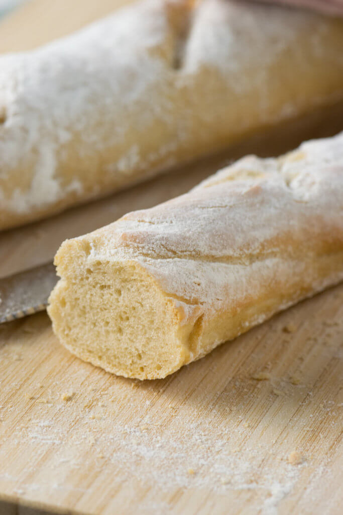 Knuspriges Baguette selber backen