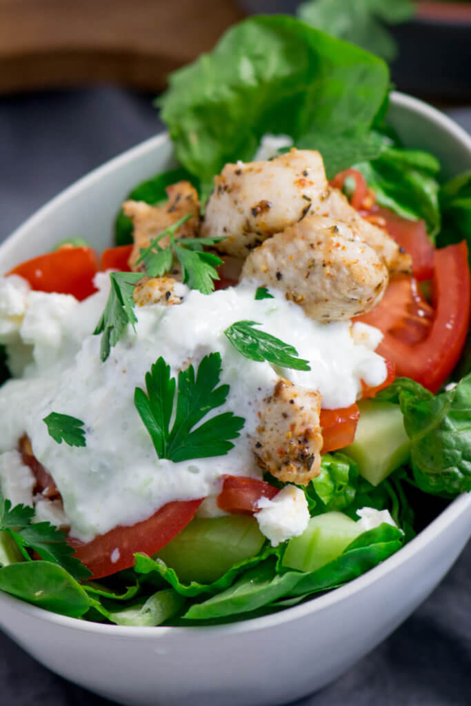 Gyros Salat mit Tomaten, Feta, und Paprika