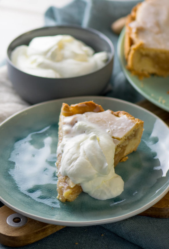 Omas gedeckter Apfelkuchen mit Apfelmus - einfach lecker &amp; saftig