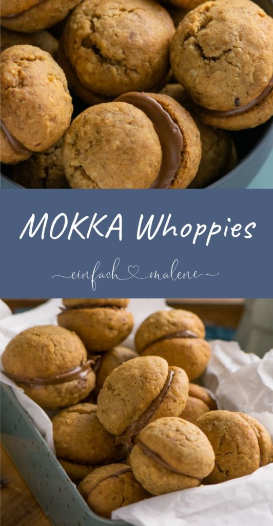 Mokka Whoopies - diese saftigen Doppelkekse stecken voller Nüsse und Nougat. Super leckere Weihnachtskekse mit Nougatfüllung und leichtem Mokkageschmack, super easy zu backen und dank gemahlener Hasenüsse wunderbar saftig.