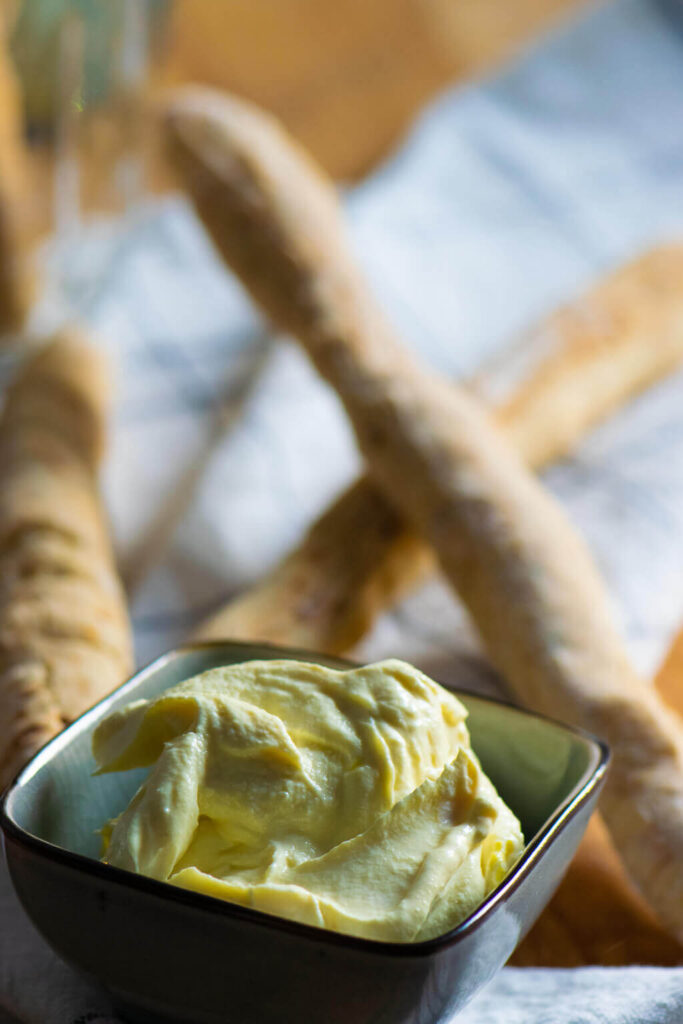 Schnellster Dip mit nur 3 Zutaten - genial leckerer Honig Senf Frischkäse Dip