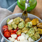 Pesto Chicken Röstkartoffel Bowl