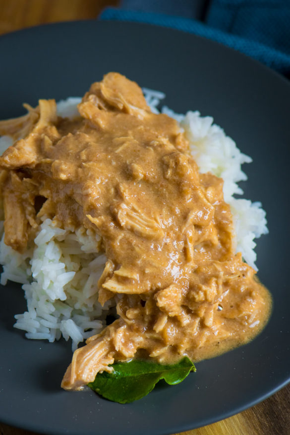 Nur 10 Minuten Vorbereitung - Zartes Hähnchen in Erdnusssauce