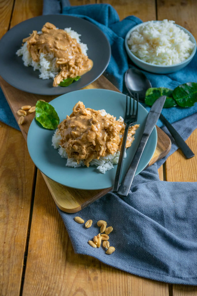 Nur 10 Minuten Vorbereitung - Zartes Hähnchen in Erdnusssauce