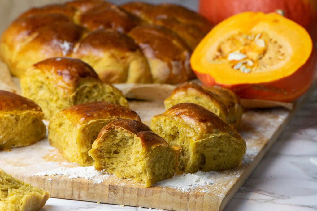 Geniale weiche Kürbisbrötchen zum selber Backen