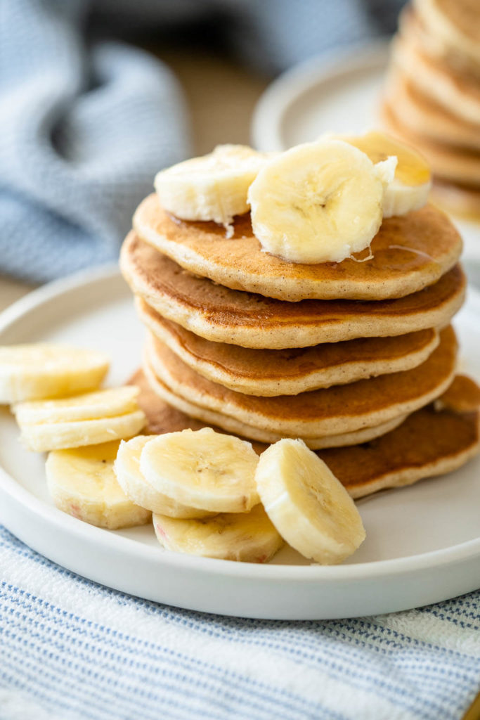 Pancakes mit Skyr, Zimt und Haferflocken