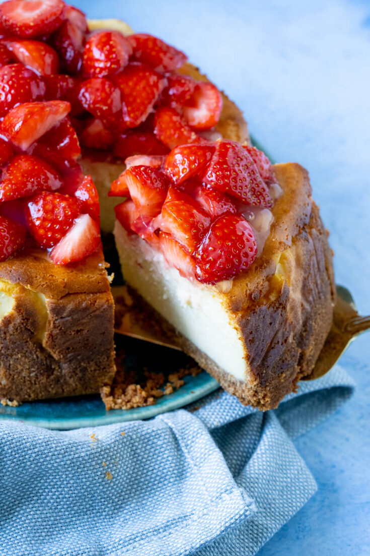 Cremiger Käsekuchen mit Erdbeeren - köstlicher Sommerkuchen