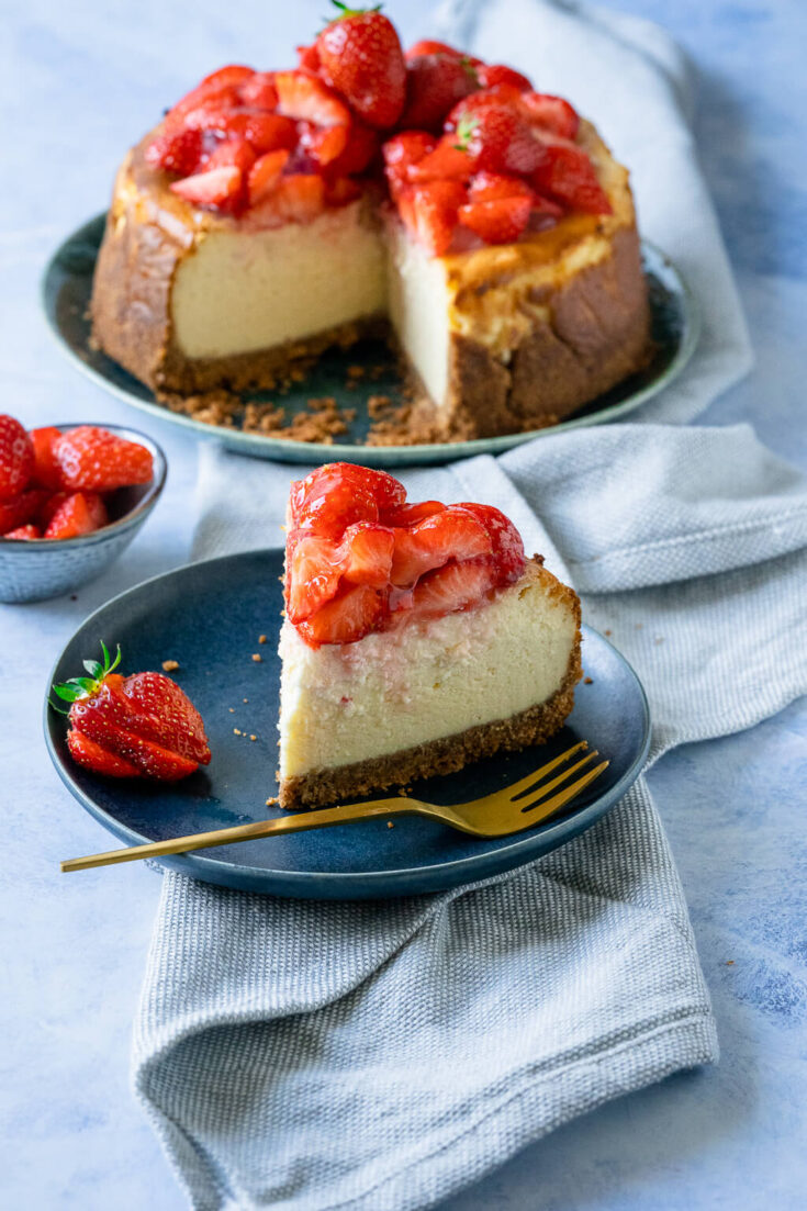 Cremiger Käsekuchen mit Erdbeeren - köstlicher Sommerkuchen