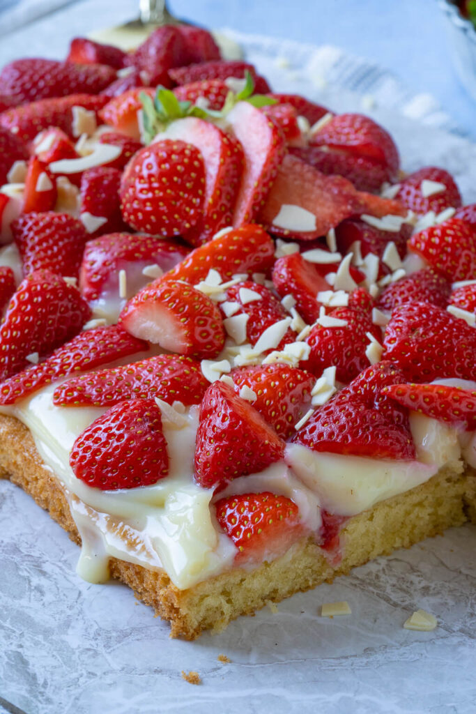 Erdbeer-Pudding-Kuchen vom Blech