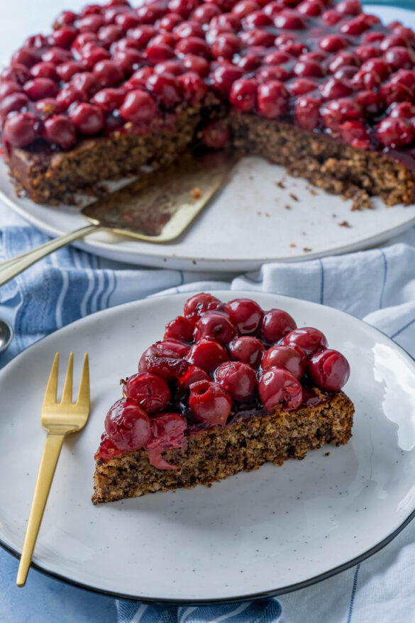 Saftiger Nusskuchen Ohne Mehl - Haselnusskuchen Mit Kirschen