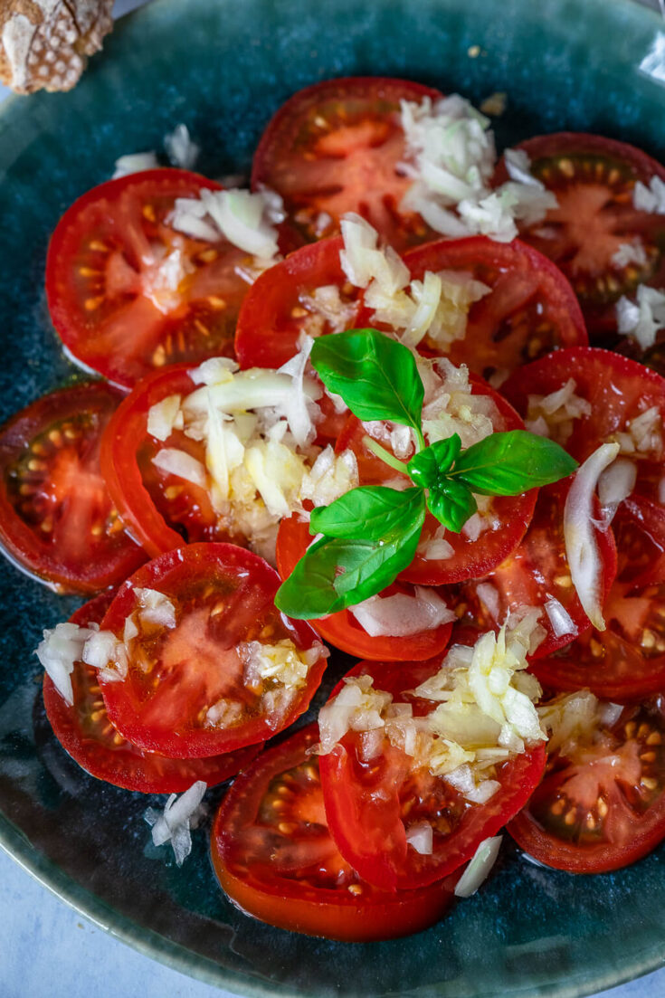 Der genialste Tomatensalat überhaupt! Zubereitet in nur 10 Minuten!