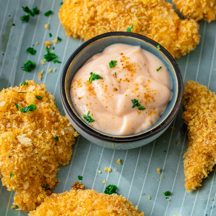 So einfach machst du knusprige Hähnchen Nuggets aus dem Backofen selber ...