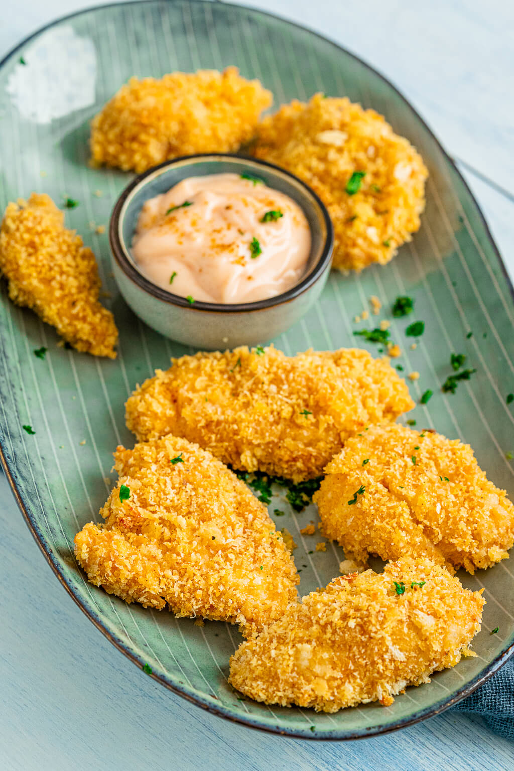 So einfach machst du knusprige Hähnchen Nuggets aus dem Backofen selber ...