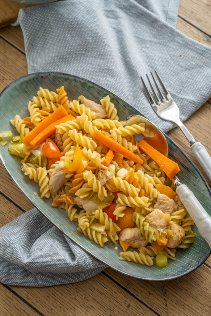 Köstliche Nudeln mit Chicken Teriyaki