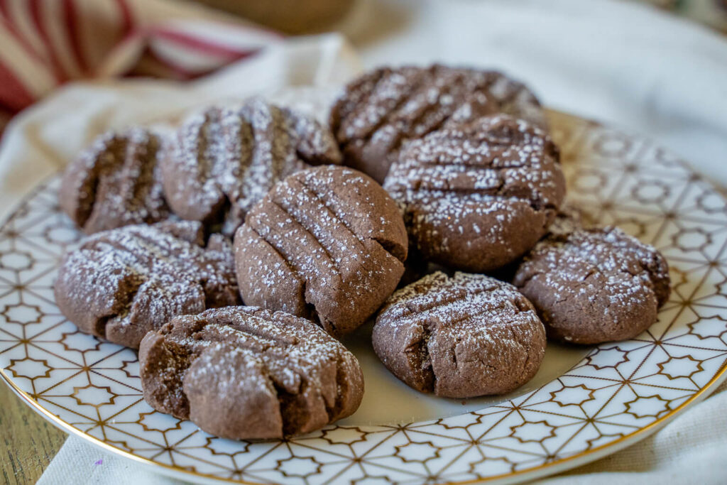  Die Schoko Weihnachtskekse sind super zart und zerfallen auf der Zunge. 