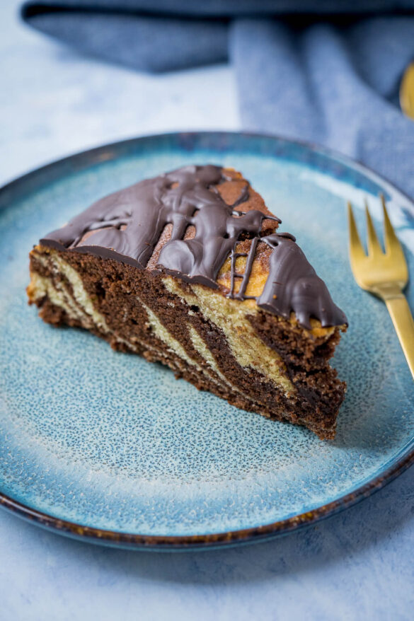 Mega saftiger Zebrakuchen - einfacher Marmorkuchen aus der Springform ...