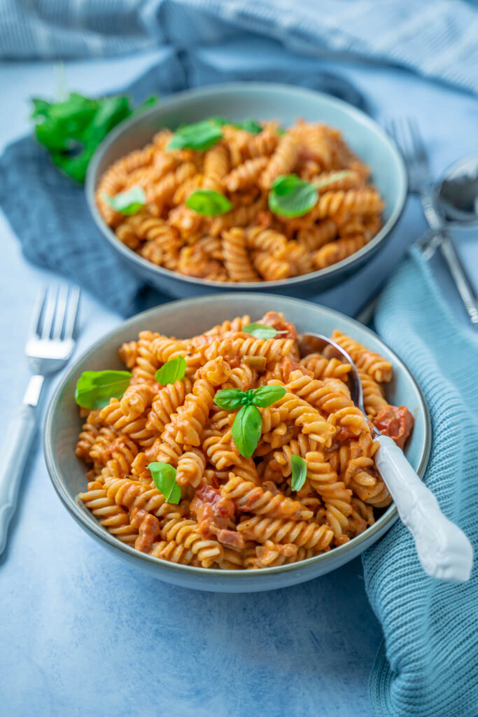 Cremige Tomaten Pasta - lecker und in 12 Minuten auf dem Tisch