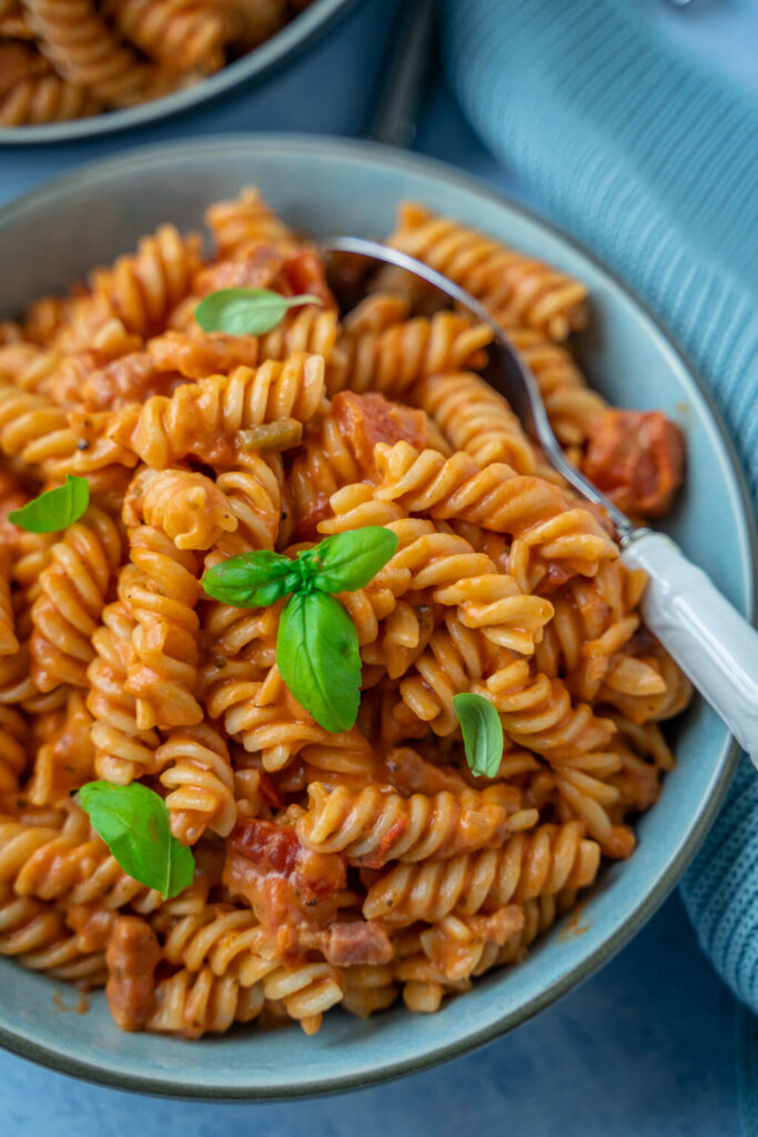 Super lecker und sehr einfach zu kochen - Tomatenpasta mit nur 8 Zutaten