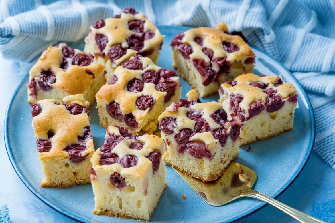 Saftiger Kirsch Joghurt Kuchen Vom Blech - Einfach Malene