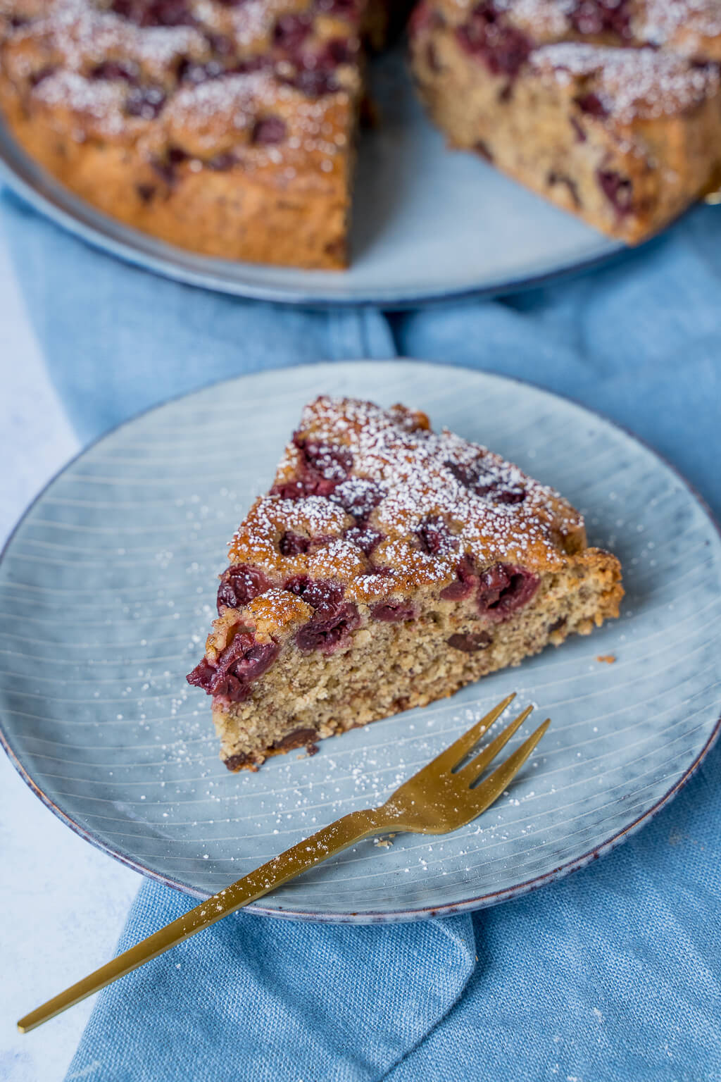 Knaller Rezept für saftigen Kirschkuchen mit Nüssen und Schokolade