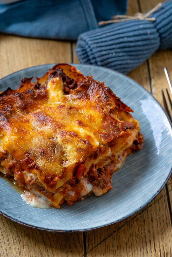 Köstliche Lasagne Bolognese mit viel Käse