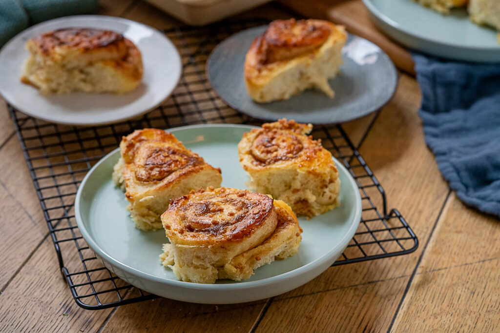 So einfach ist es weiche Zimtschnecken zuhause selber zu backen