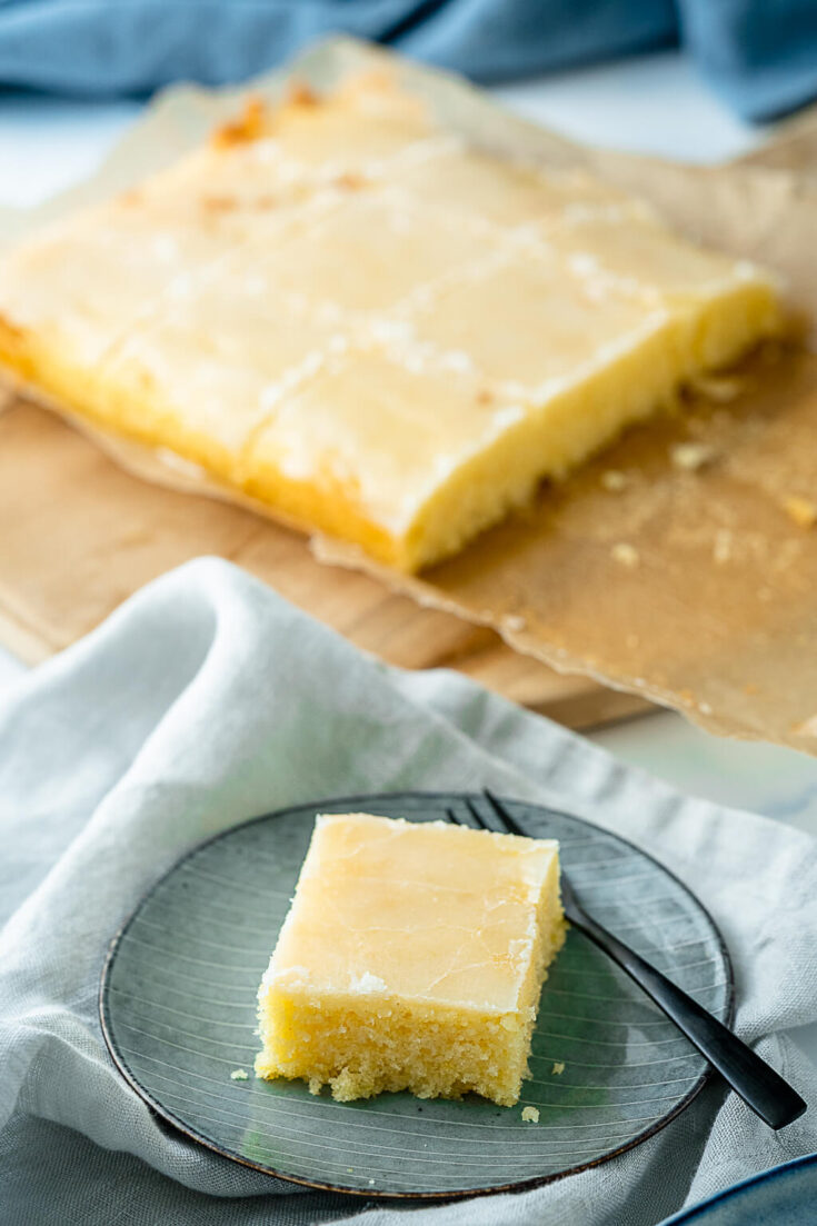 Der beste Zitronenkuchen vom Blech - einfaches Rezept für den Knaller ...