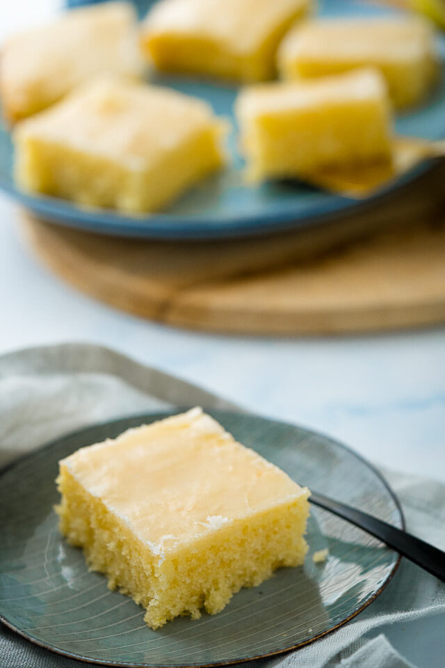 Der Beste Zitronenkuchen Vom Blech - Einfaches Rezept Für Den Knaller ...