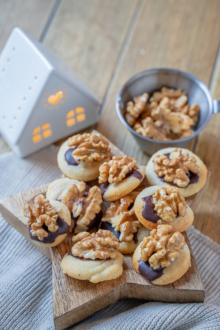 Saftige Marzipan Makronen mit Walnüssen - Achtung, Suchtgefahr ...