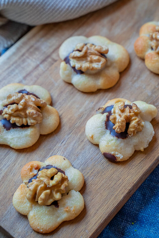 Saftige Marzipan Makronen mit Walnüssen - Achtung, Suchtgefahr ...