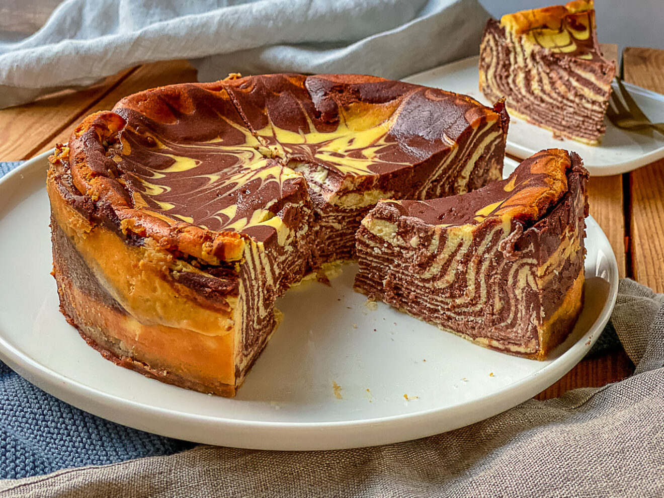 Cremiger Schoko-Vanille Zebra-Käsekuchen ohne Boden