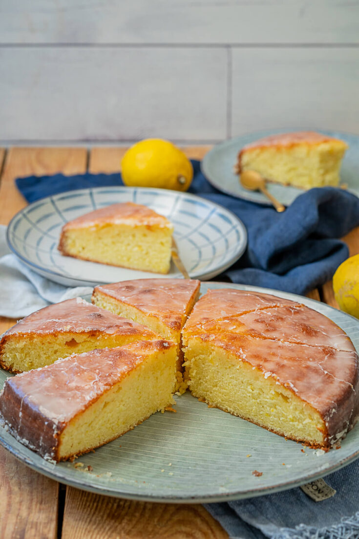 Fluffiger Saftiger Zitronenkuchen Mit Sirup - Aus Der Springform ...