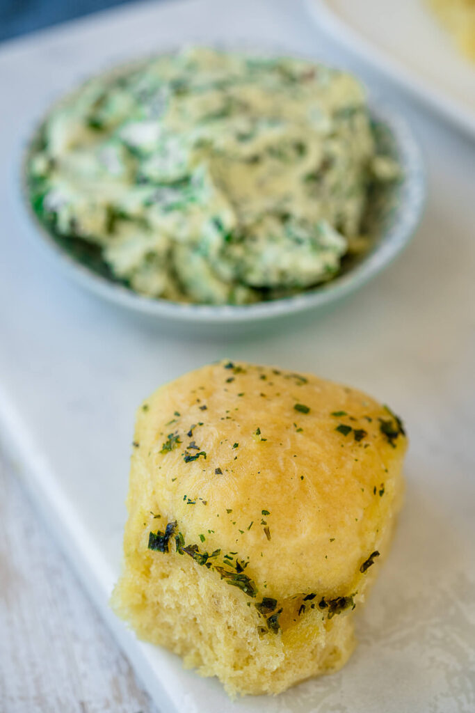 weiche Hefebrötchen zum Grillen backen