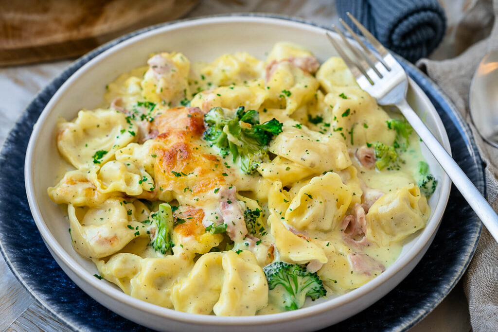 Ofen Tortellini in Sahnesauce