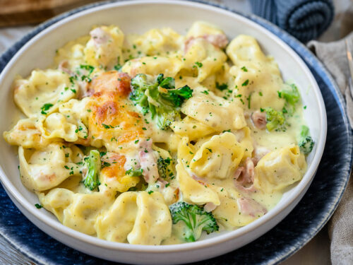 Tortellini Auflauf in Sahnesoße: Schnell und lecker