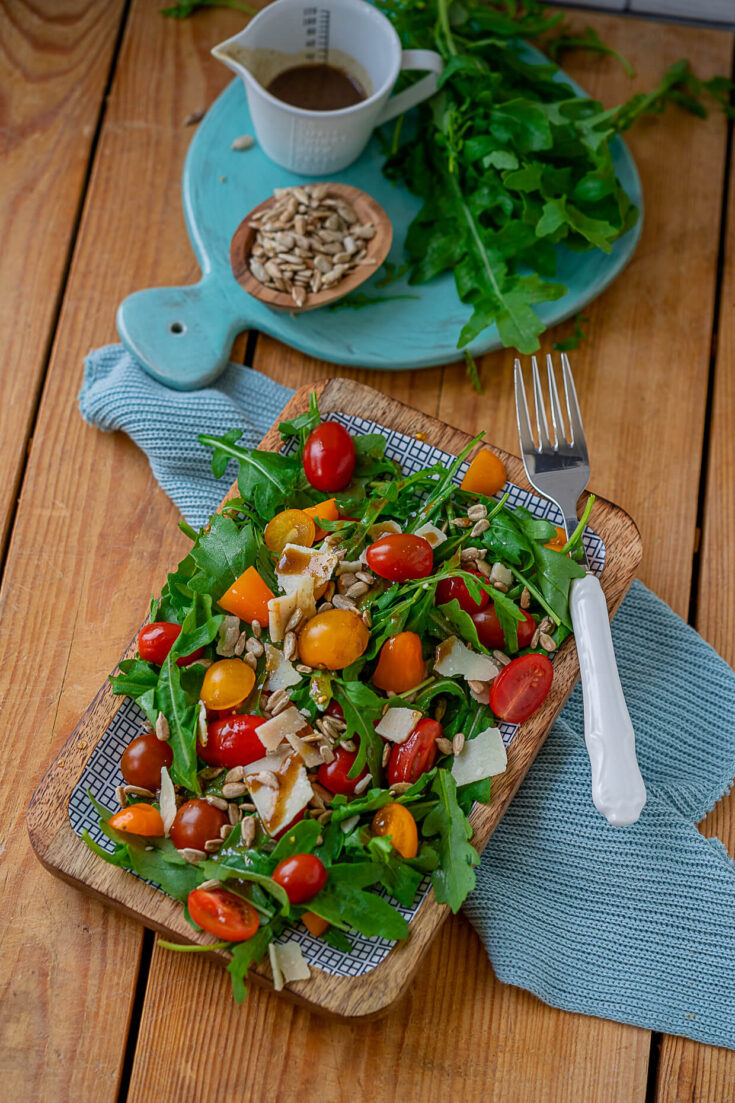 Rucola Salat mit Tomaten und Balsamico Dresssing - Einfach Malene