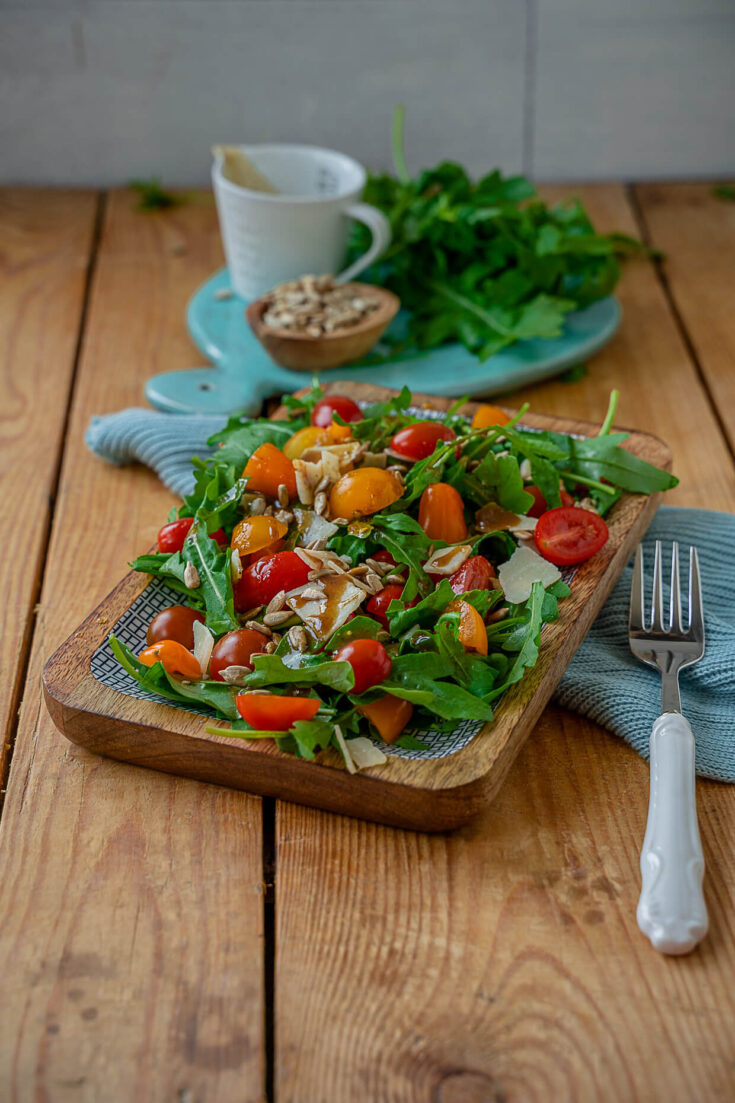 Rucola Salat mit Tomaten und Balsamico Dresssing - Einfach Malene