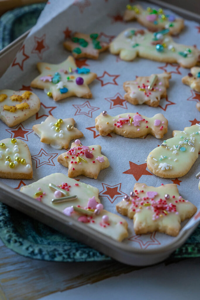 Ausstechplätzchen mit Zuckerstreusel