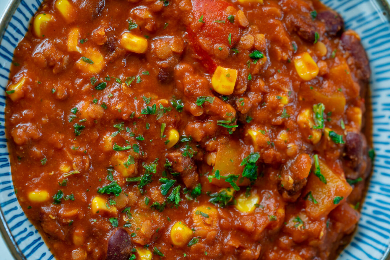 Chili sin Carne - vegetarisches Chili mit roten Linsen - Einfach Malene