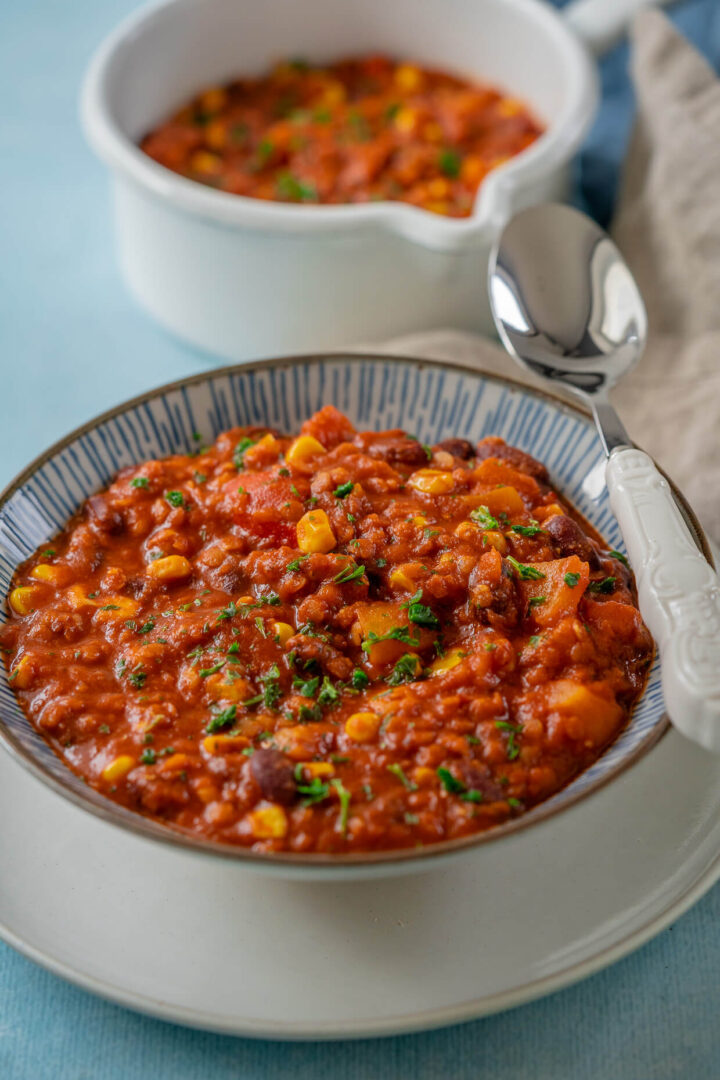 Chili sin Carne - vegetarisches Chili mit roten Linsen - Einfach Malene