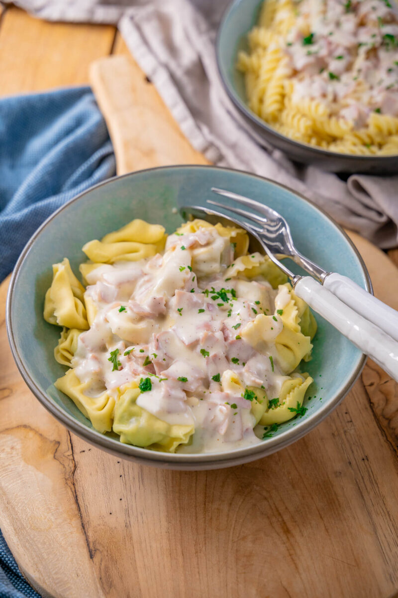 Schinken Sahne Soße mit Nudeln - köstliche Pasta in nur 20 Minuten ...