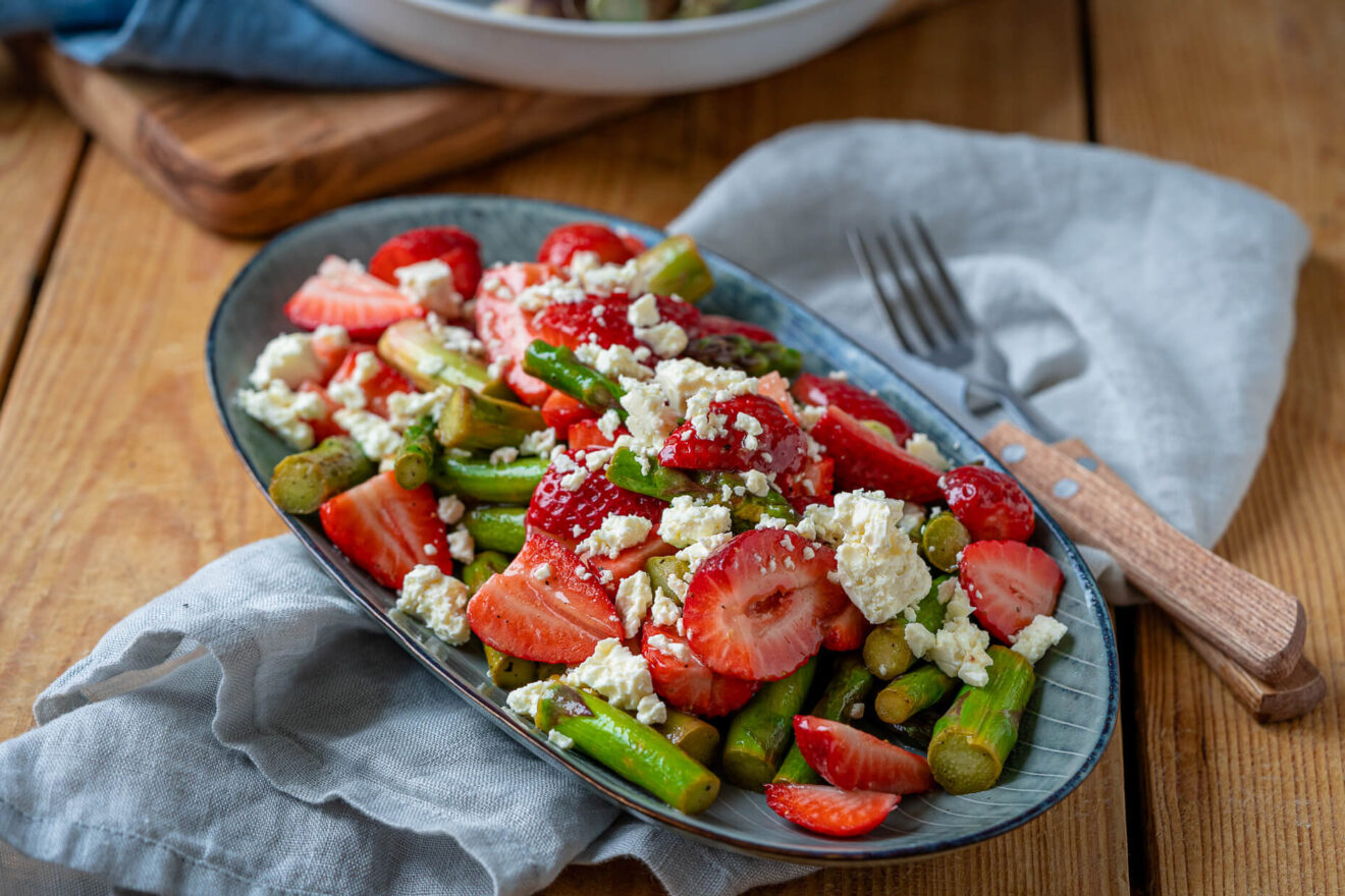 Grüner Spargelsalat Mit Erdbeeren Und Feta - Einfach Malene